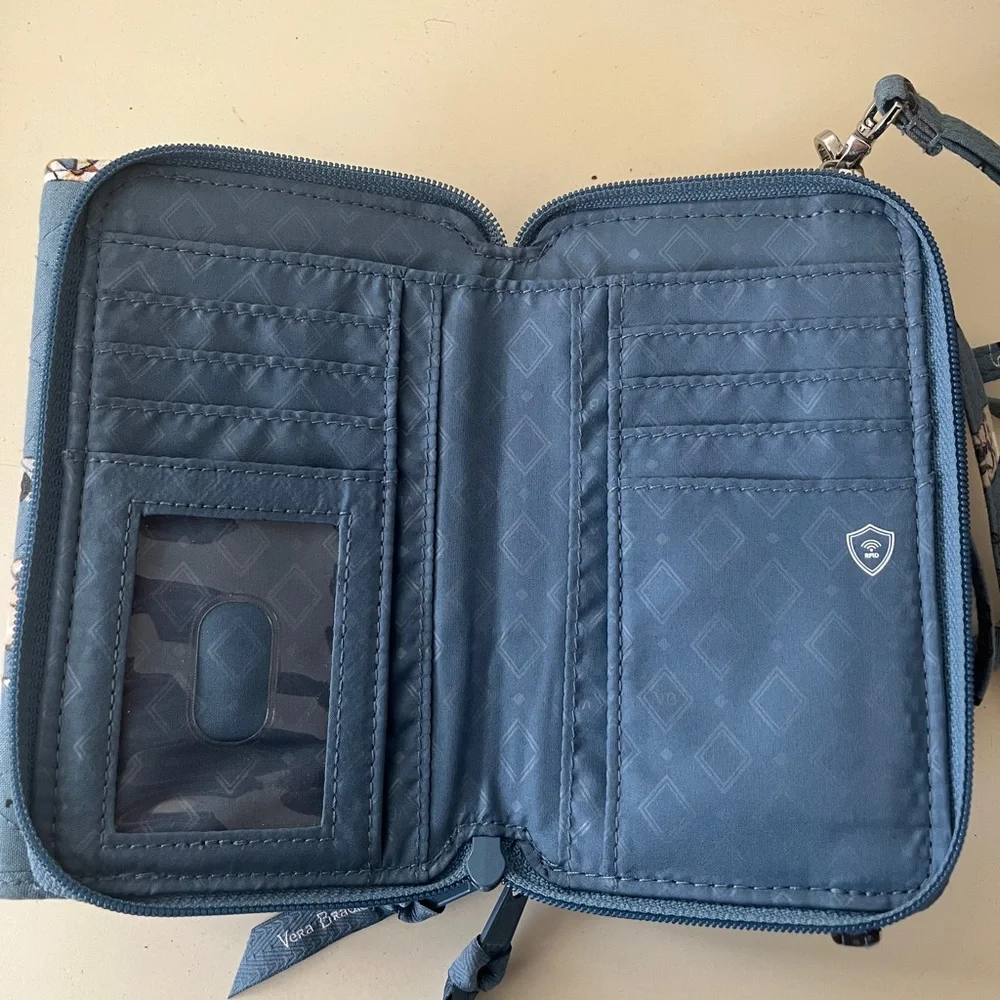 Vera Bradley Quilted Cat Design Crossbody Bag - Picture 4 of 6